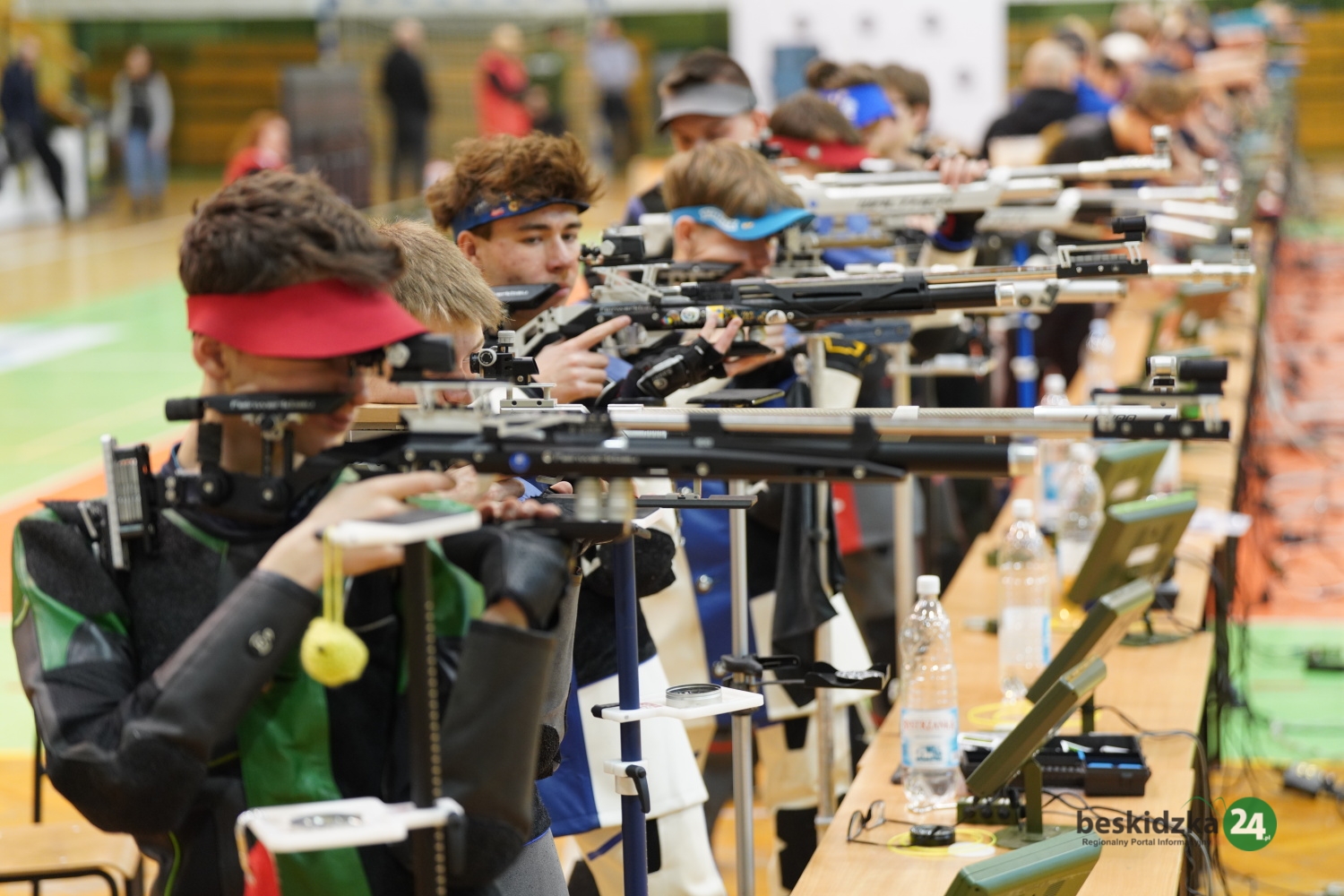 Celowali z karabinów i pistoletów. Mistrzostwa Śląska w bielskiej hali