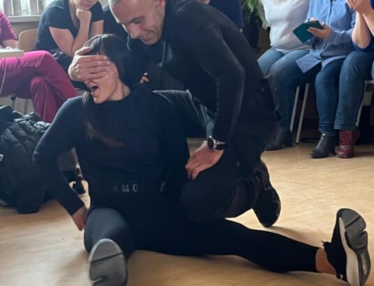 Pracownicy bielskiego szpitala uczą się samoobrony. To reakcja po atakach na medyków