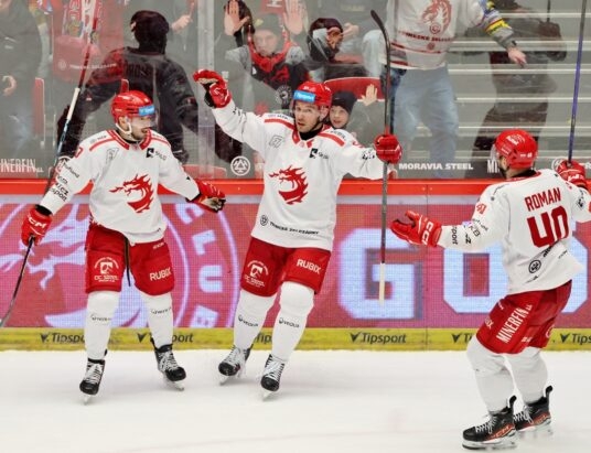 Udany debiut nowego trenera. Oceláři wygrywają | ZDJĘCIA