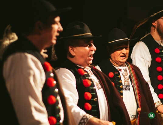 Pająki, szulki i kolędowanie, czyli przedświąteczne spotkania z tradycją w ROK-u