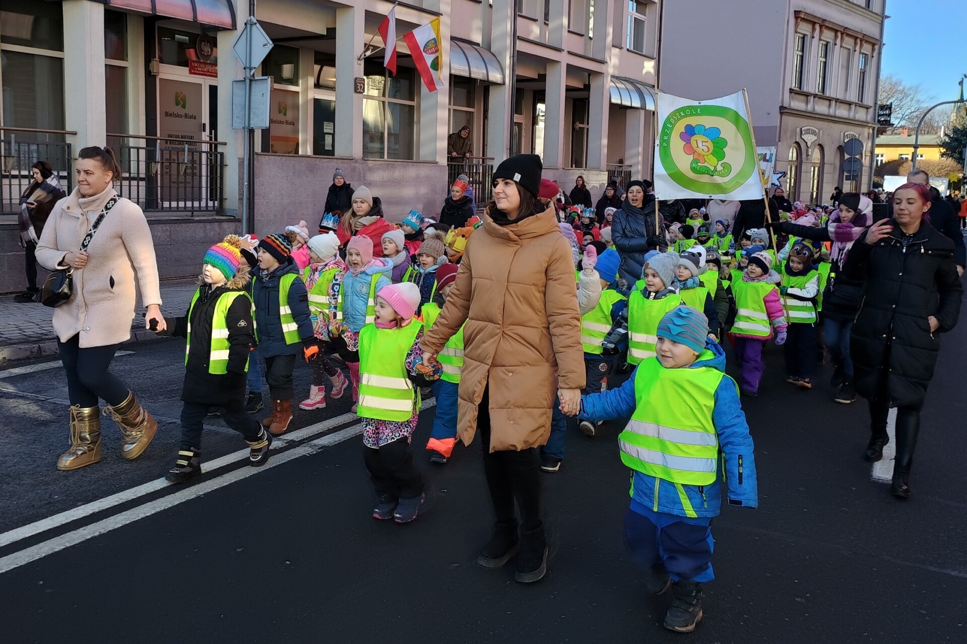 Młodzi kolędnicy zaśpiewali Bielszczanom. „Wydarzenie, które łączy ponad podziałami”