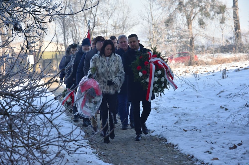 Dębowiec: Spotkanie przy mogile zamordowanych przez hitlerowców więźniów