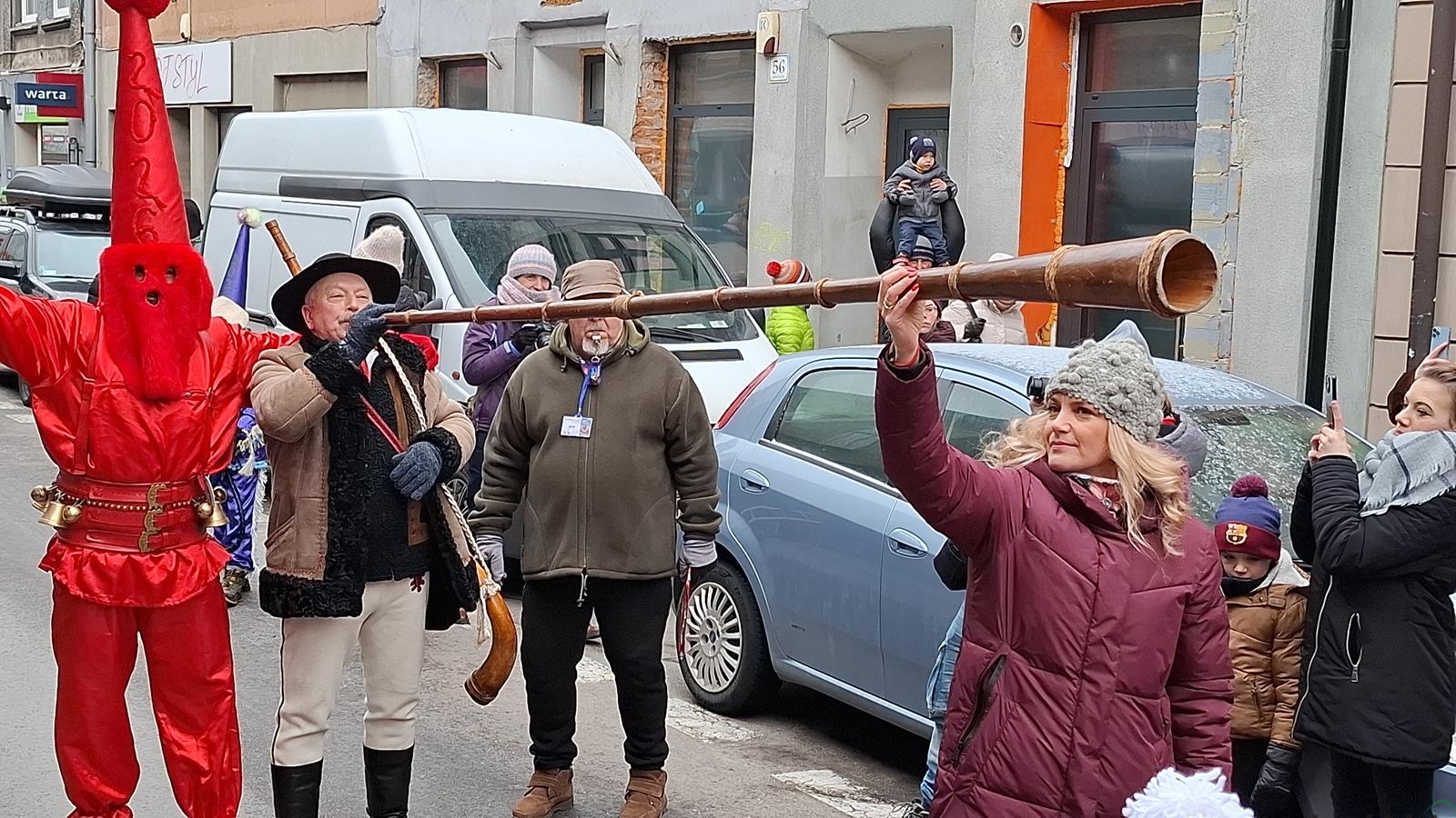 Co tu się wyprawiało w Żywcu! Przyjechało piekło, diabły porywały proboszcza! – WIDEO, ZDJĘCIA
