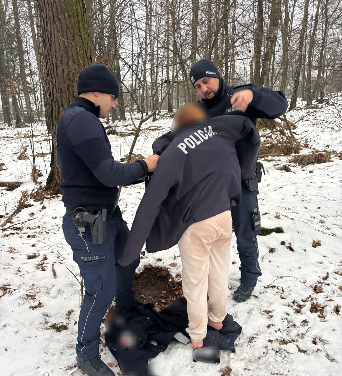 12-latka wybiegła z domu w koszulce i boso!