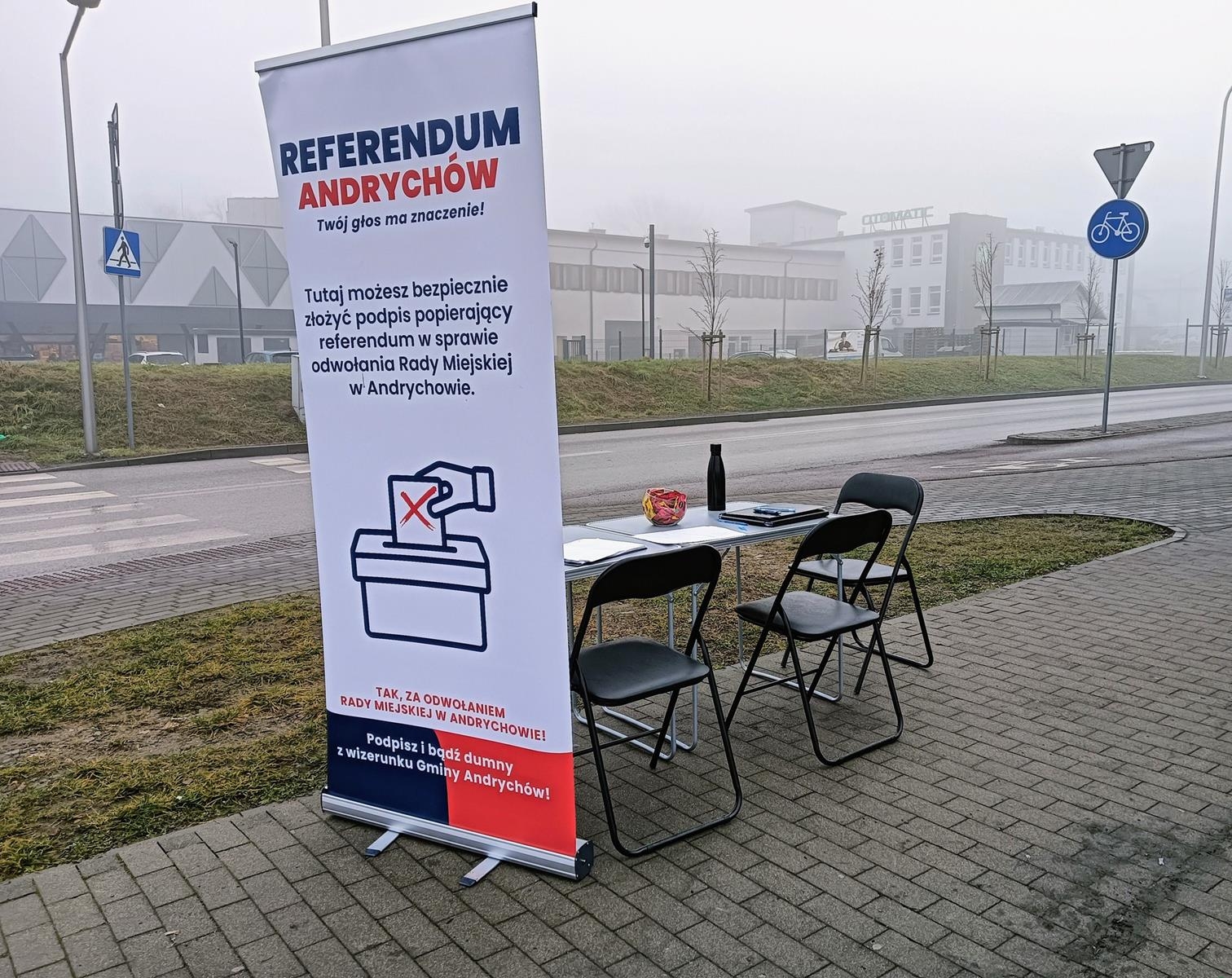 Złożyli podpisy w sprawie referendum w gminie Andrychów – WIDEO