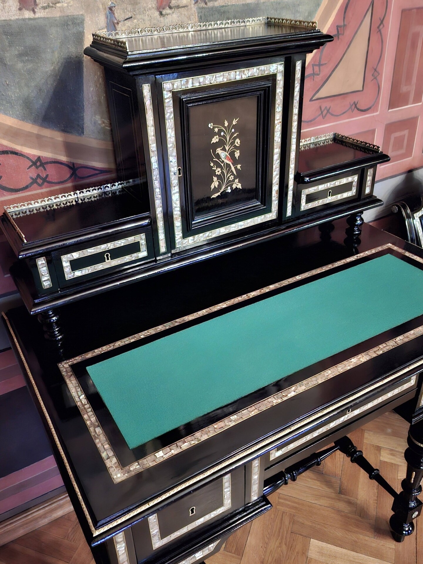 Perły wydobyte z muzealnych magazynów, czyli makartowski komplet mebli na ekspozycji stałej Muzeum Śląska Cieszyńskiego