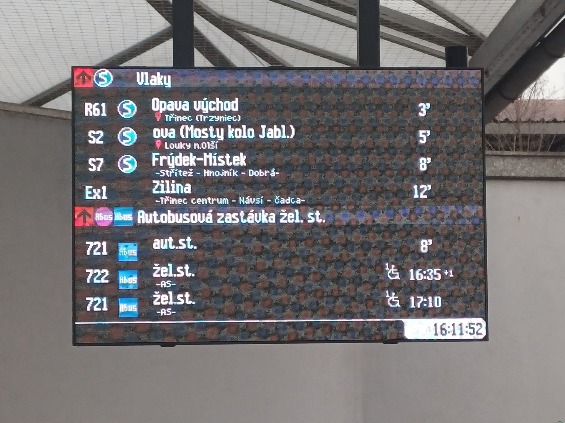 Czeski Cieszyn zainwestował w elektroniczne tablice informacyjne. Skorzystają także polscy podróżni