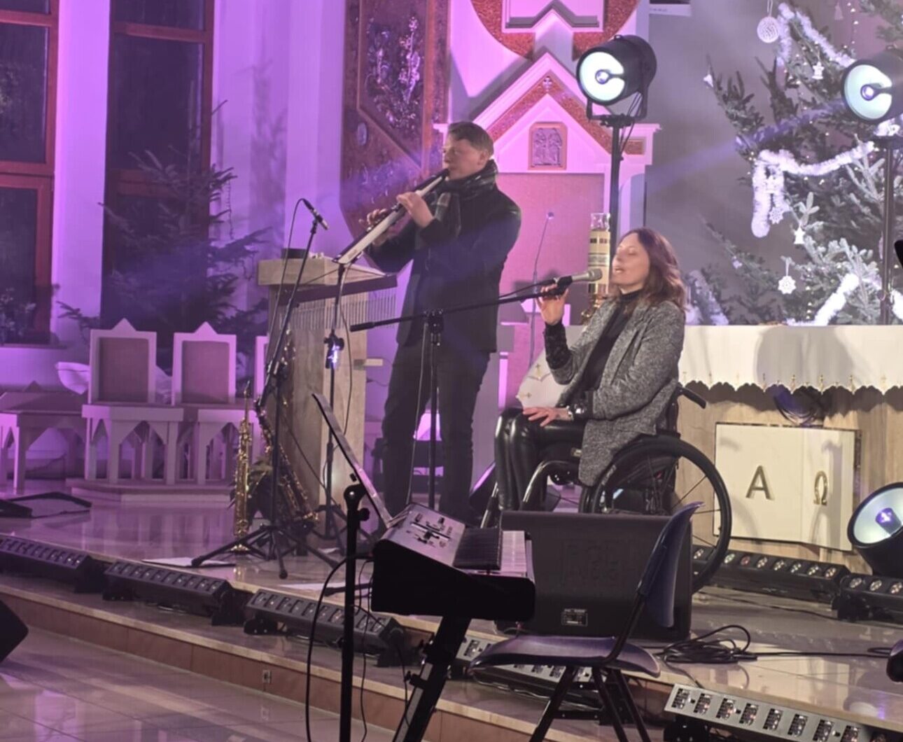 Kolędowanie z sercem. Monika Kuszyńska wsparła budowę skoczowskiej Przestrzeni Opatrzności