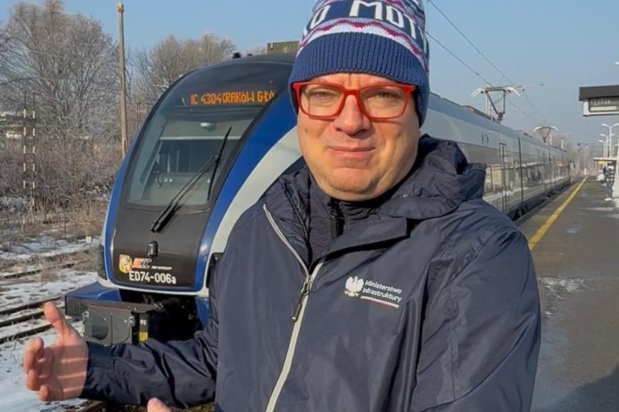 Przejażdżka z wiceministrem, kolacja z prezydentem, pierogi z eurodeputowaną. Tak politycy wspierają WOŚP