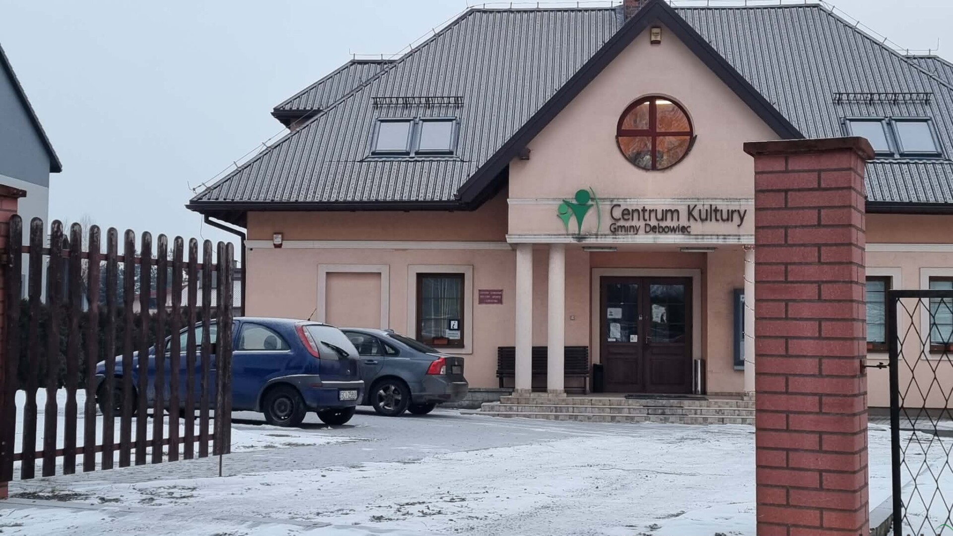 Zmiany w GOKSiT w Dębowcu – przenosiny, remont i nowa dyrekcja. Radni pytają o kulisy decyzji