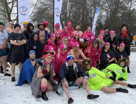 Morsowanie w Młyńszczoku w Zebrzydowicach – zimna woda, gorąca atmosfera i sukces frekwencyjny | ZDJĘCIA