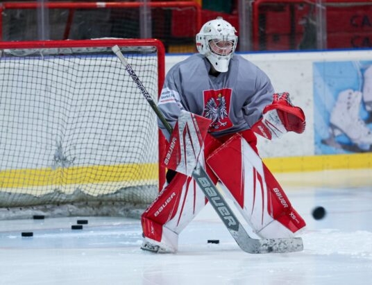 Świetny mecz młodych polskich hokeistek w MŚ. Bramkarka z Pogwizdowa wśród powołanych