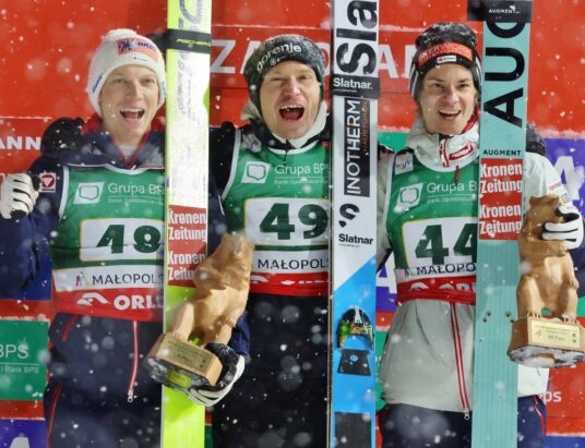PŚ Zakopane 2026: Anze Lanisek wygrywa, Kacper Tomasiak tuż za pierwszą dziesiątką