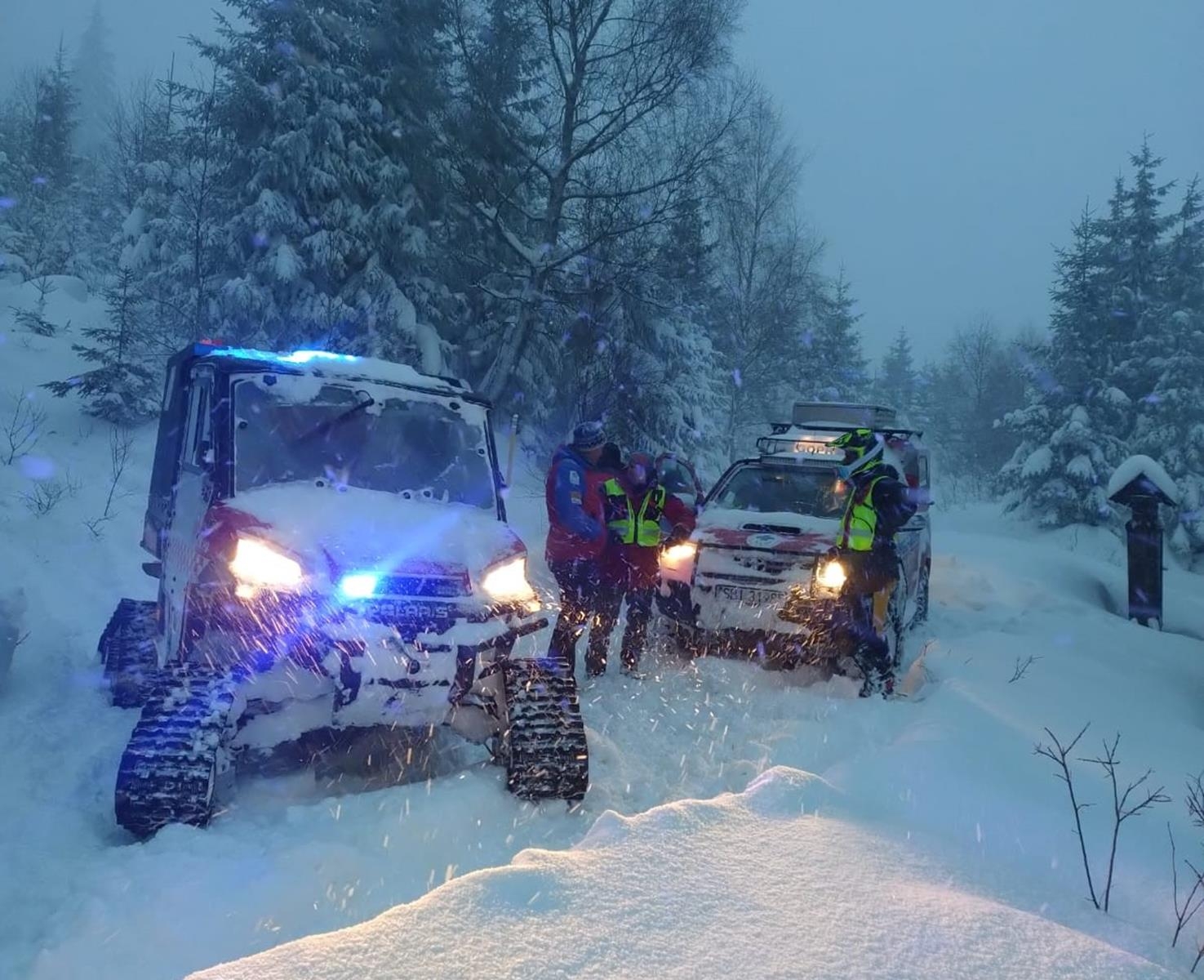Polsko-słowacka akcja ratunkowa na Babiej Górze – ZDJĘCIA