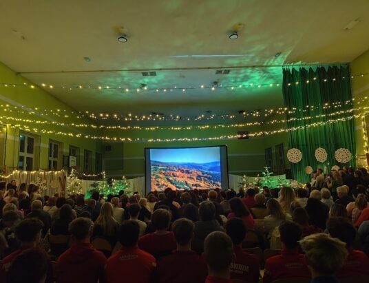 Światło w górach znów połączyło ludzi. Szósta Wieczernica w Brennej | ZDJĘCIA