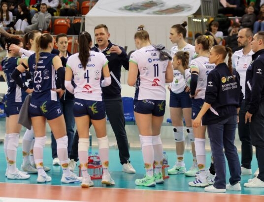 Miłe złego początki. UNI – BKS 3:1