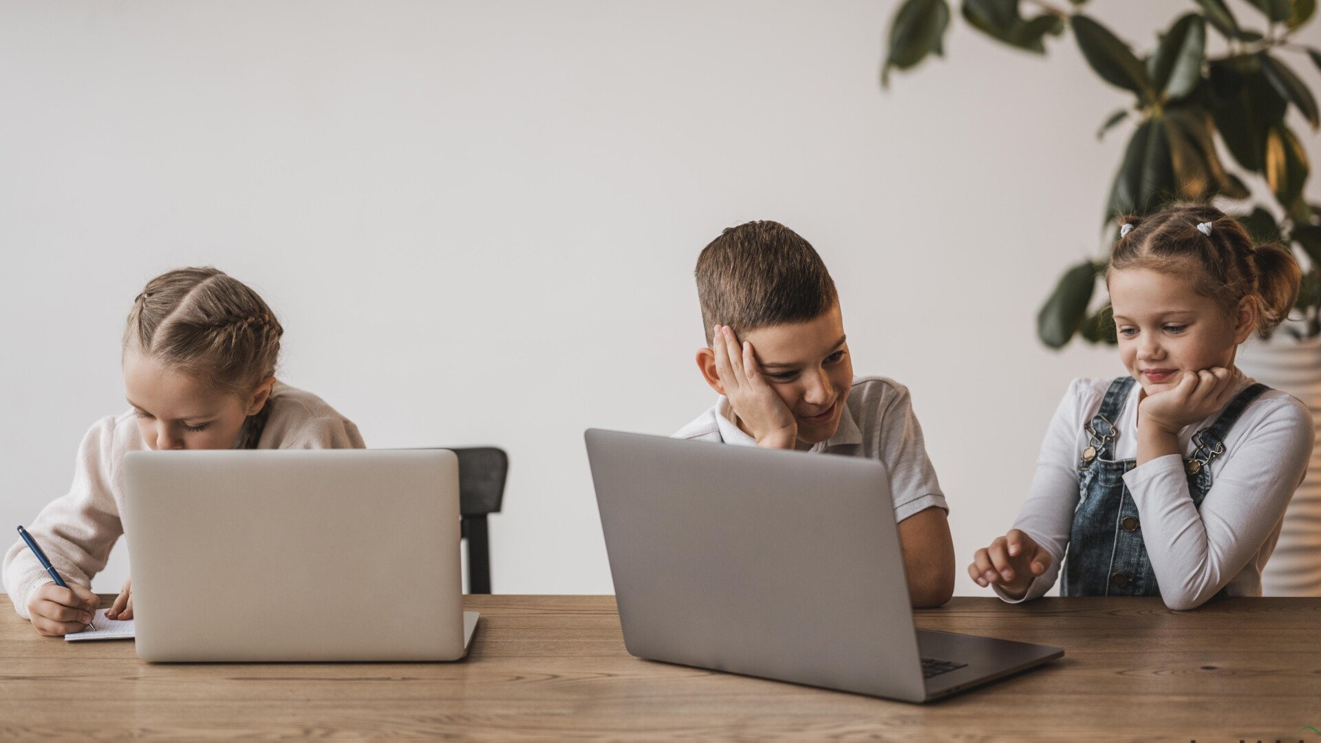 Laptopy i tablety dla uczniów. Gmina Strumień stawia na kompetencje cyfrowe