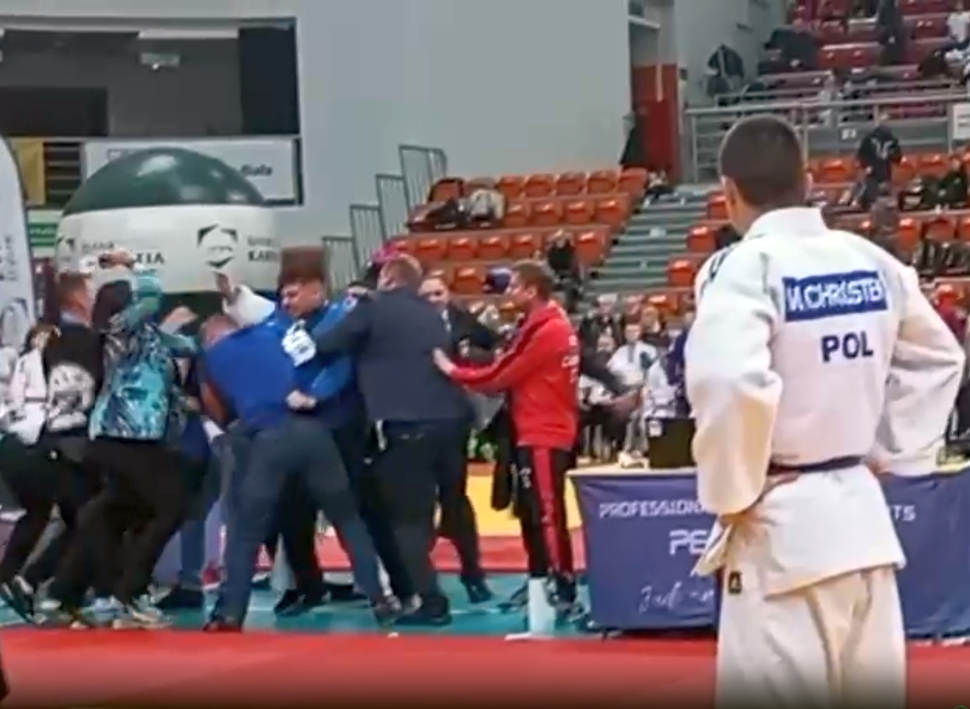 Haniebna burda na zawodach dzieci. Agresję izraelskiego trenera ambasada przykrywa „antysemityzmem”? WIDEO