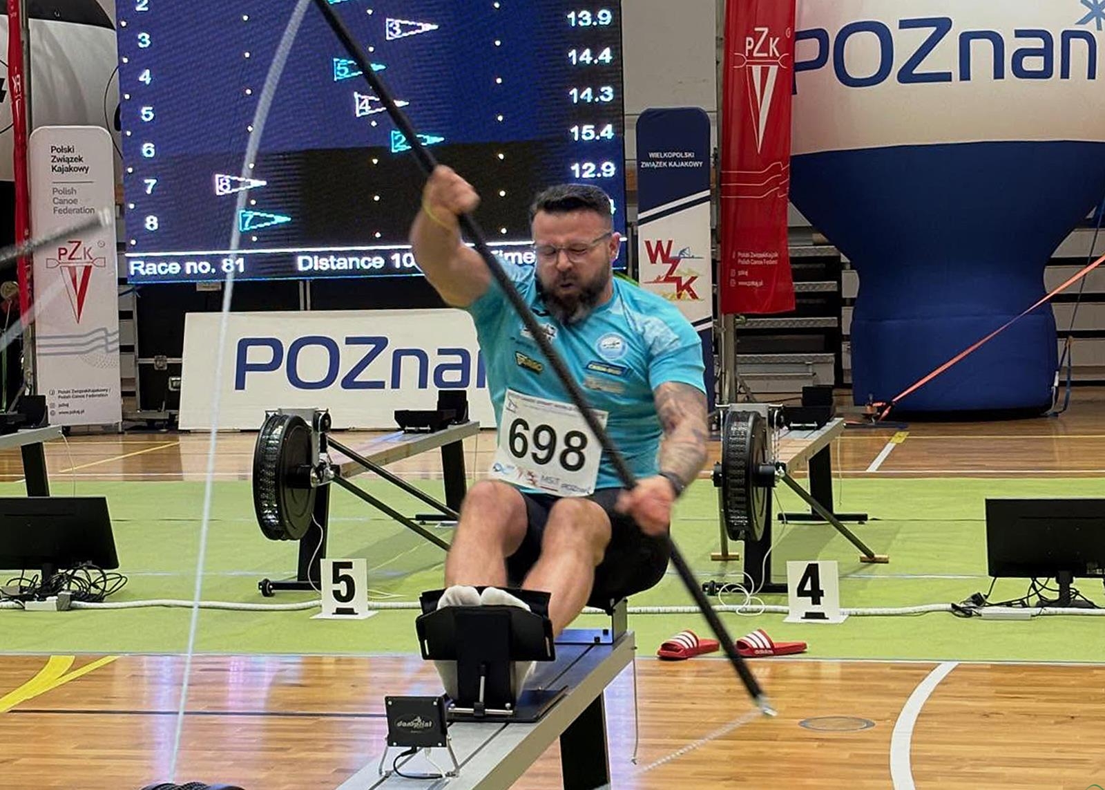 Kajakarze walczyli pod dachem – ZDJĘCIA