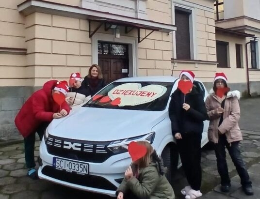 Nowy samochód dla Domu Dziecka w Cieszynie