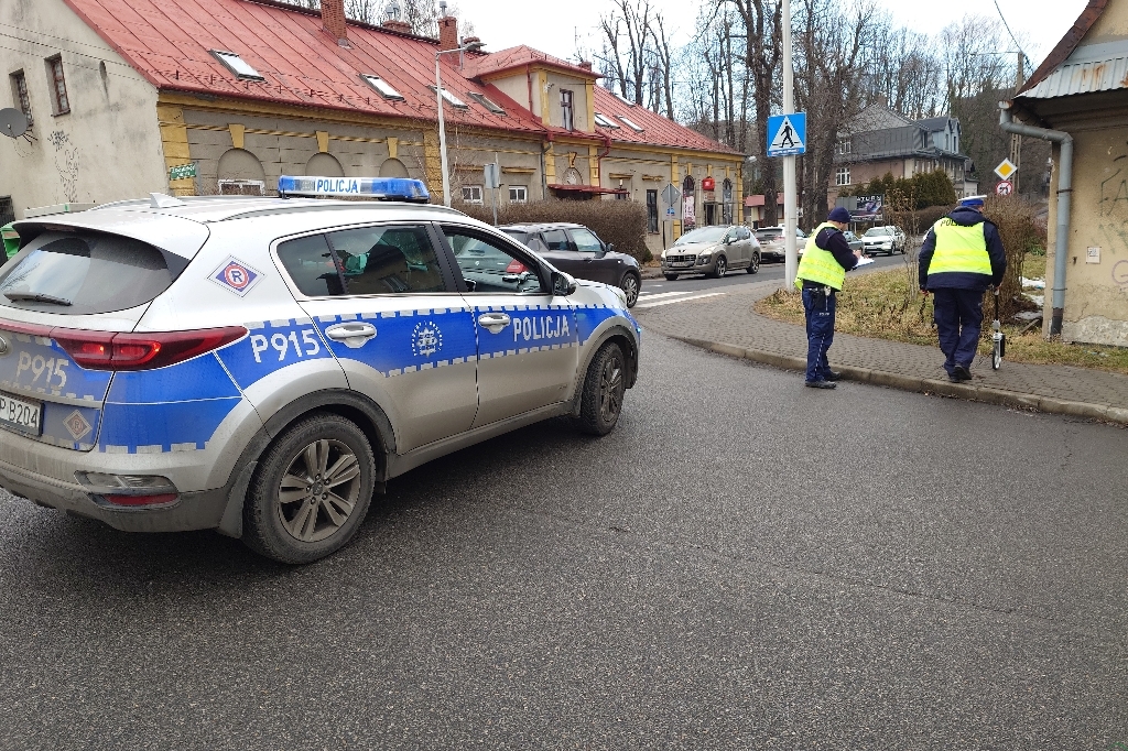 Z ostatniej chwili: Potrącenie kobiety przez samochód. Poszkodowaną odwieziono do szpitala – foto
