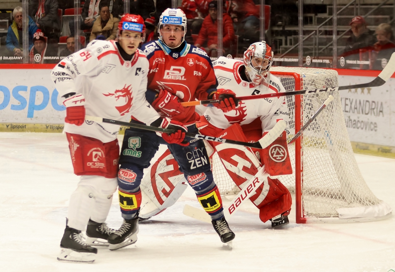 Lider padł pod Jaworowym. “Stalownicy” pokonali Dynamo | ZDJĘCIA