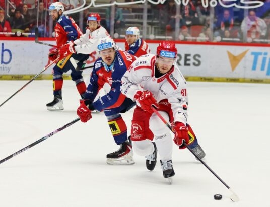 Oceláři prowadzili, ale pierwszy finał padł łupem Dynama