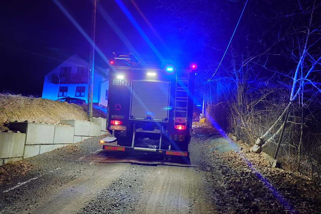 Słup ognia w Lipniku. Akcję gaśniczą utrudniał mróz! | ZDJĘCIA