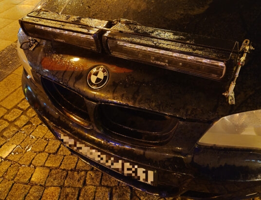 Brawurowa jazda w centrum miasta. BMW zatrzymano do kontroli FOTO