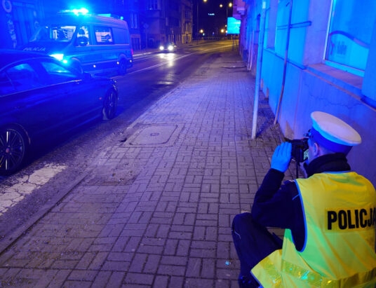 Wypadek na przejściu! Do szpitala odwieziono mężczyznę | ZDJĘCIA