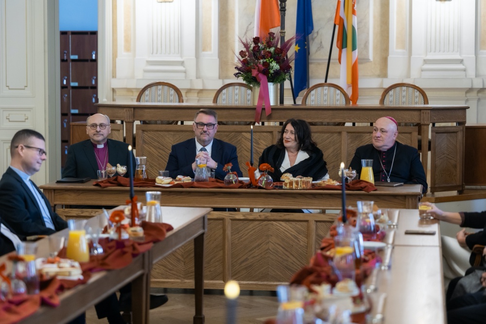 Spotkanie władz Bielska-Białej z duchownymi. Prezydent podkreślał znaczeniu dialogu