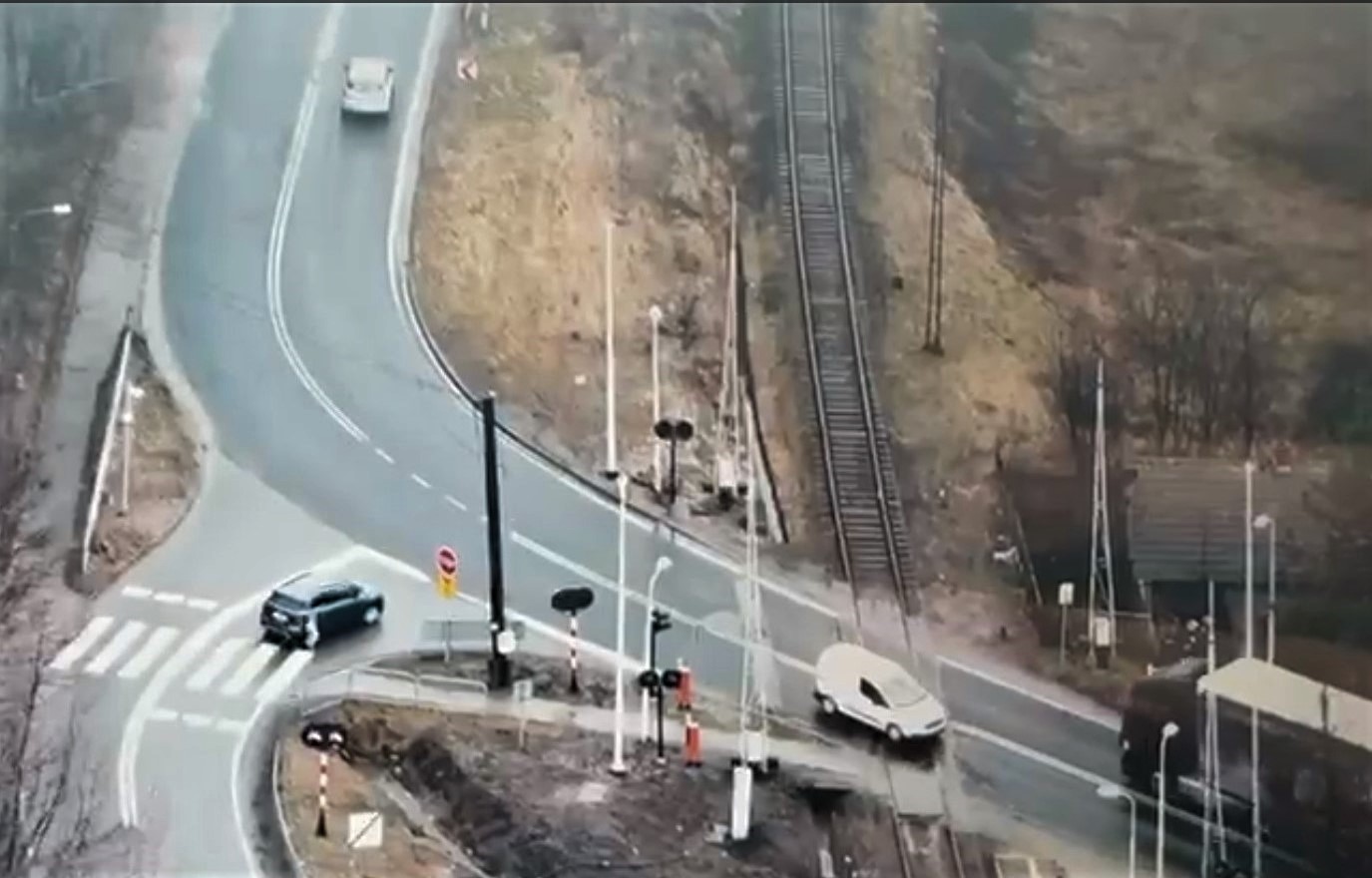 16 wykroczeń, 11 mandatów – dron wspiera policję na drodze krajowej