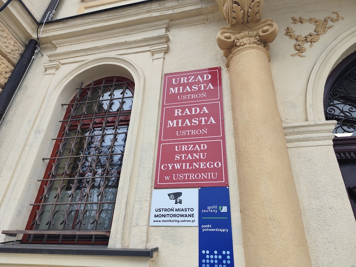 Ustroń: Dwie strony, dwa stanowiska. Burmistrz versus związkowcy