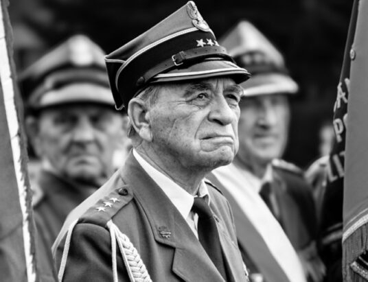 Pożegnanie zasłużonego Kęczanina. Oddany służbie na wielu polach