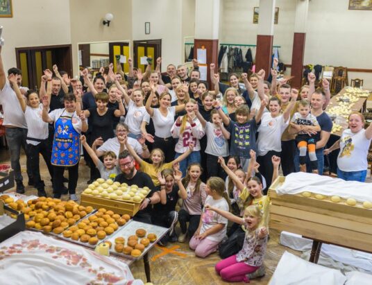 Gmina Łodygowice w akcji „Cała Polska Smaży Pączki”! ZDJĘCIA