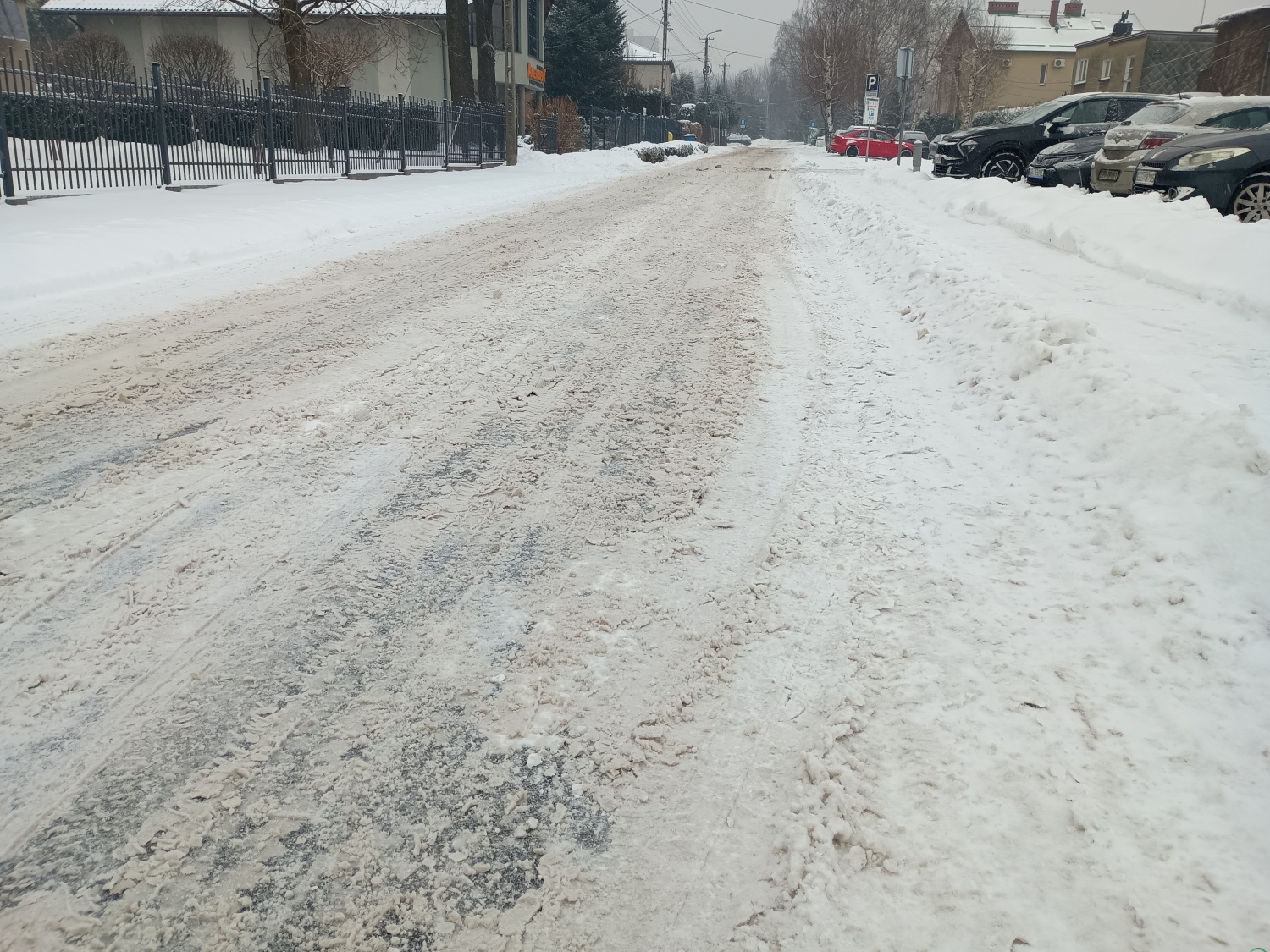 Uwaga na śliskie drogi i chodniki!