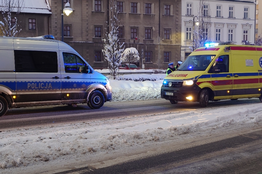 Z ostatniej chwili: Potrącenie na przejściu. Do szpitala odwieziono kobietę – foto