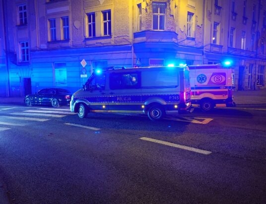 Potrącenie na przejściu. Do szpitala odwieziono mężczyznę – foto
