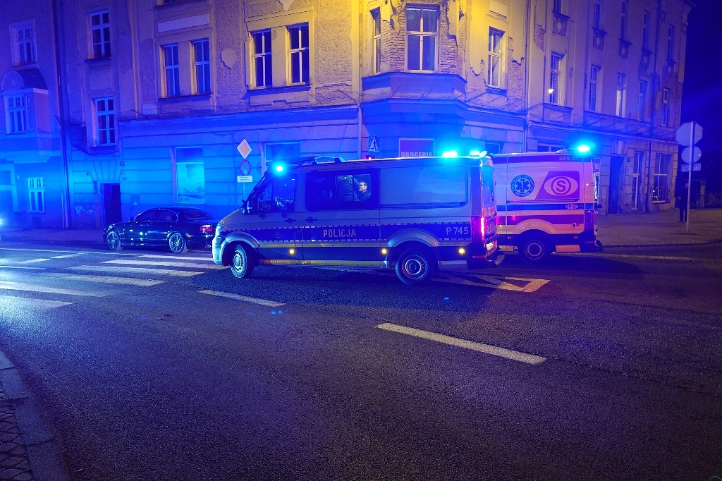 Z ostatniej chwili: Potrącenie na przejściu. Do szpitala odwieziono mężczyznę – foto