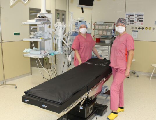 Tu ratuje się dziecięce życie. Nowy stół operacyjny trafił do bielskiego szpitala