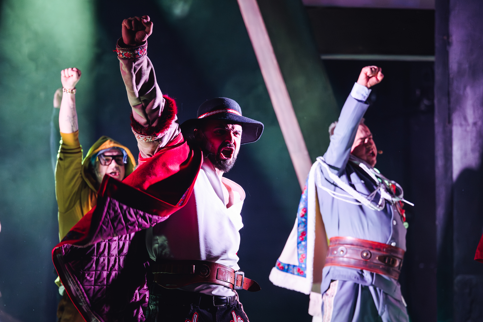 Janosik z kontem na Kajmanach