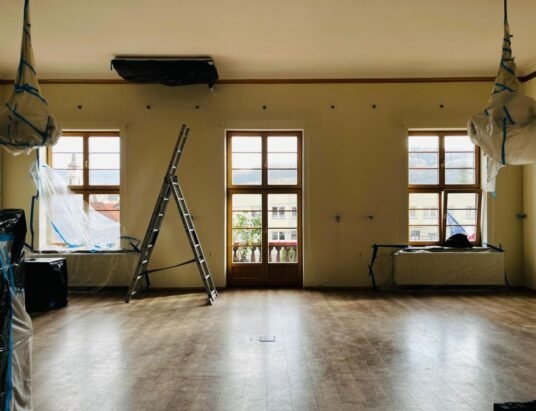 Urząd Gminy w Goleszowie w trakcie modernizacji. Prace postępują