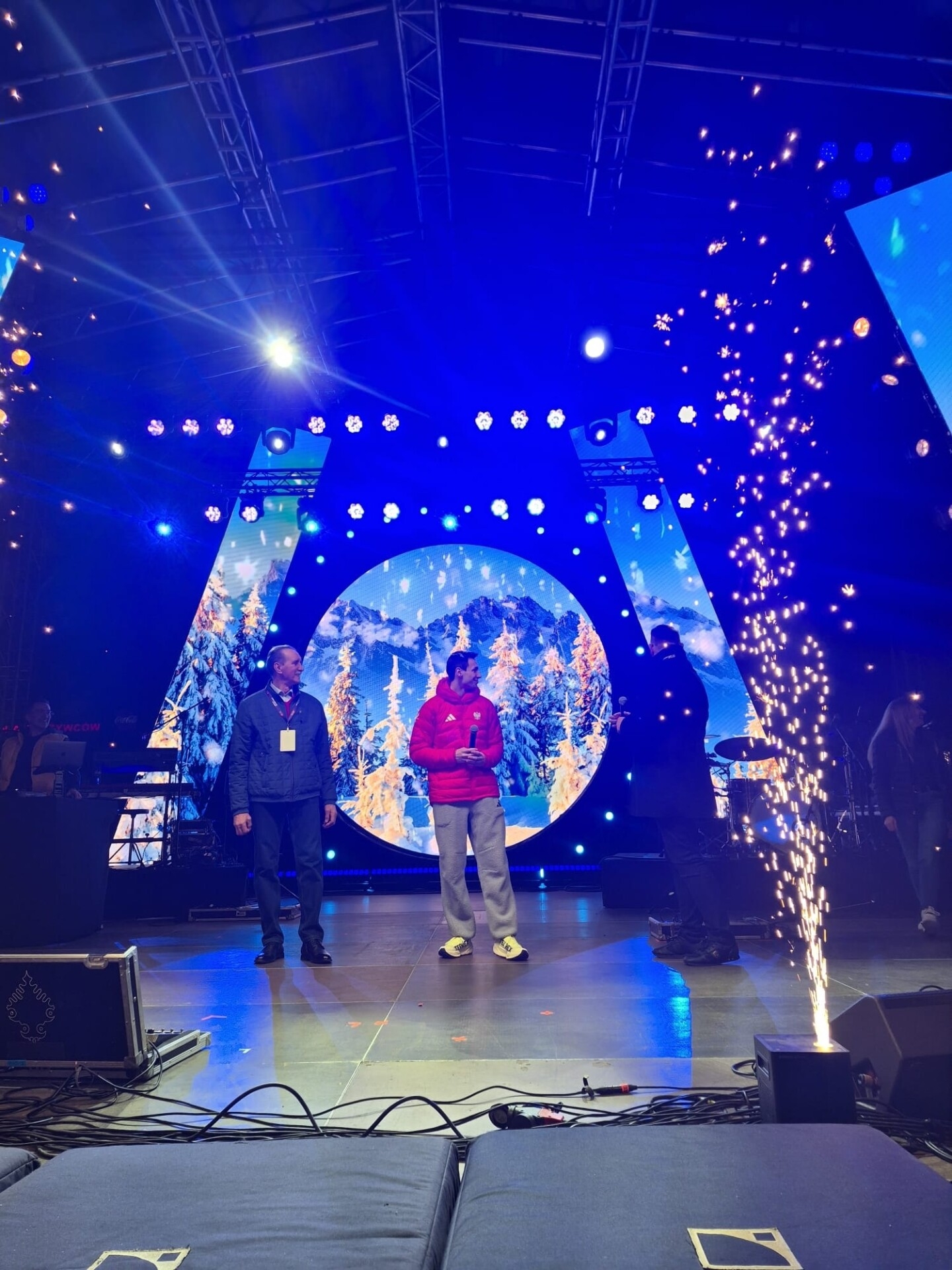 Plac Wojska Polskiego wypełniony po brzegi. Bielsko-Biała przywitała Kacpra Tomasiaka