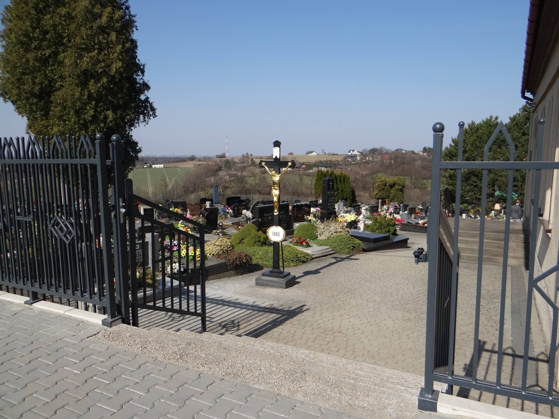 Ewangelicki cmentarz w Zamarskach po rewitalizacji