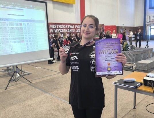 Skoczowianki na podium w Żyrardowie. Wyciskane sztangi to dla nich piórka