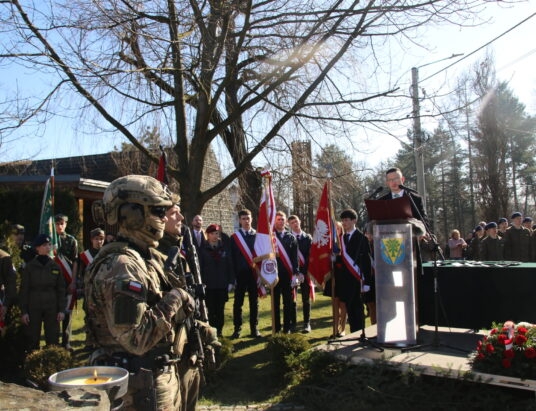 85 lat od pierwszego zrzutu Cichociemnych. Dębowiec uczcił rocznicę | WIDEO, ZDJĘCIA