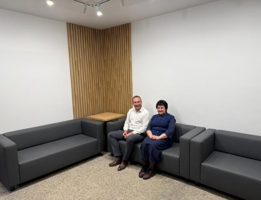 Wielkie meblowanie w I Liceum Ogólnokształcącym w Wadowicach – ZDJĘCIA