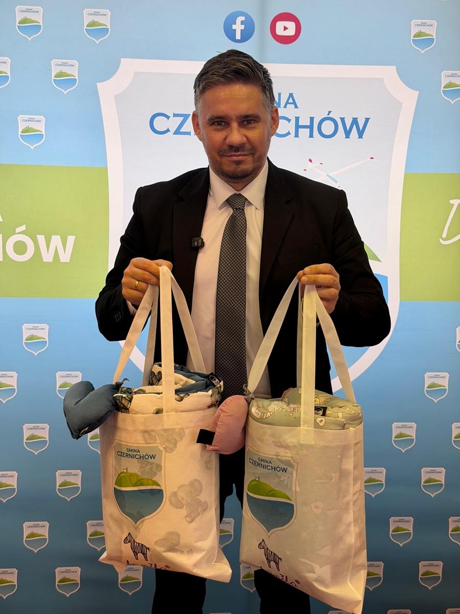 Wyprawka dla maluszków w gminie Czernichów | DŹWIĘK, ZDJĘCIA