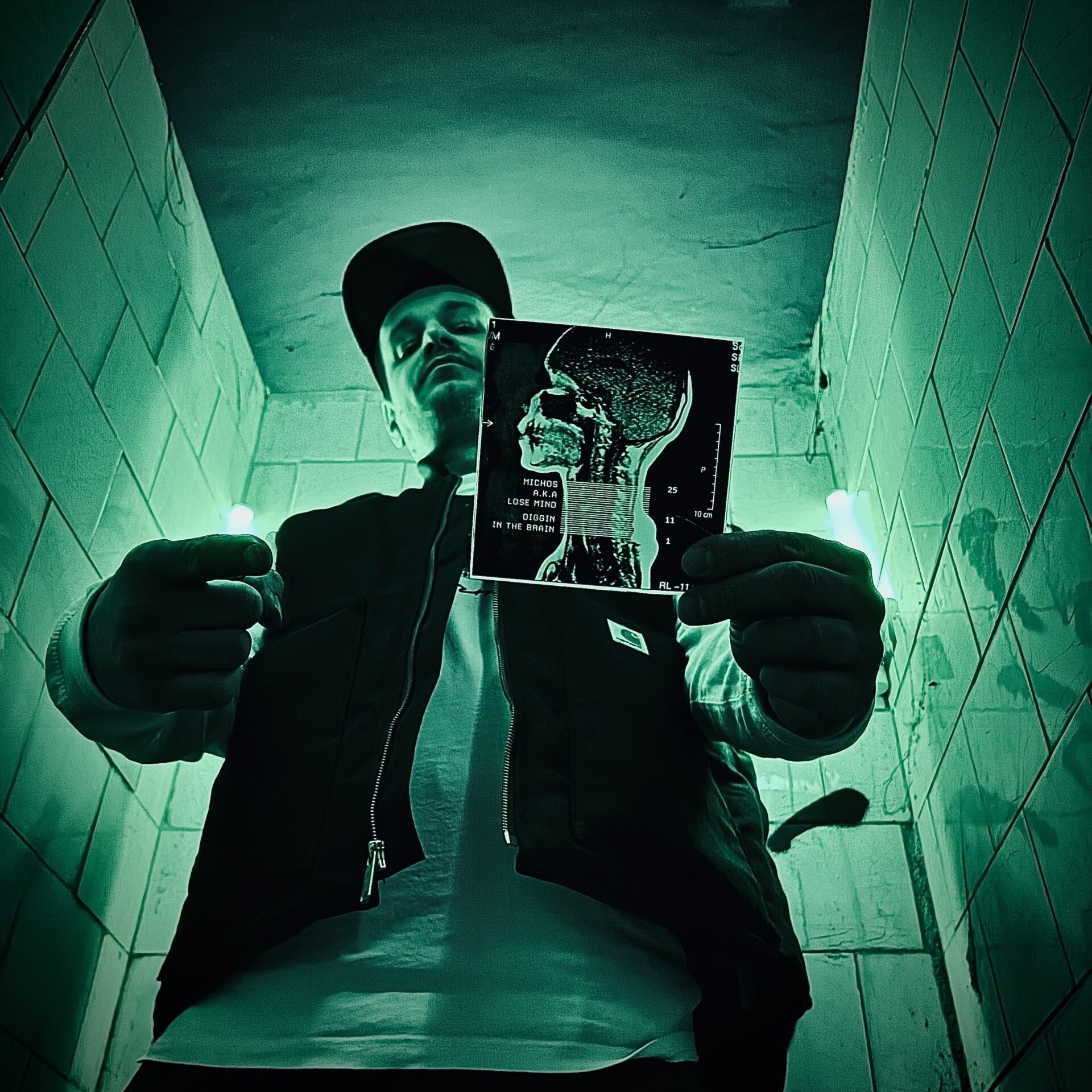 Nowa płyta dla fanów lokalnego hip-hopu. Michos z mrocznym „Diggin In The Brain”