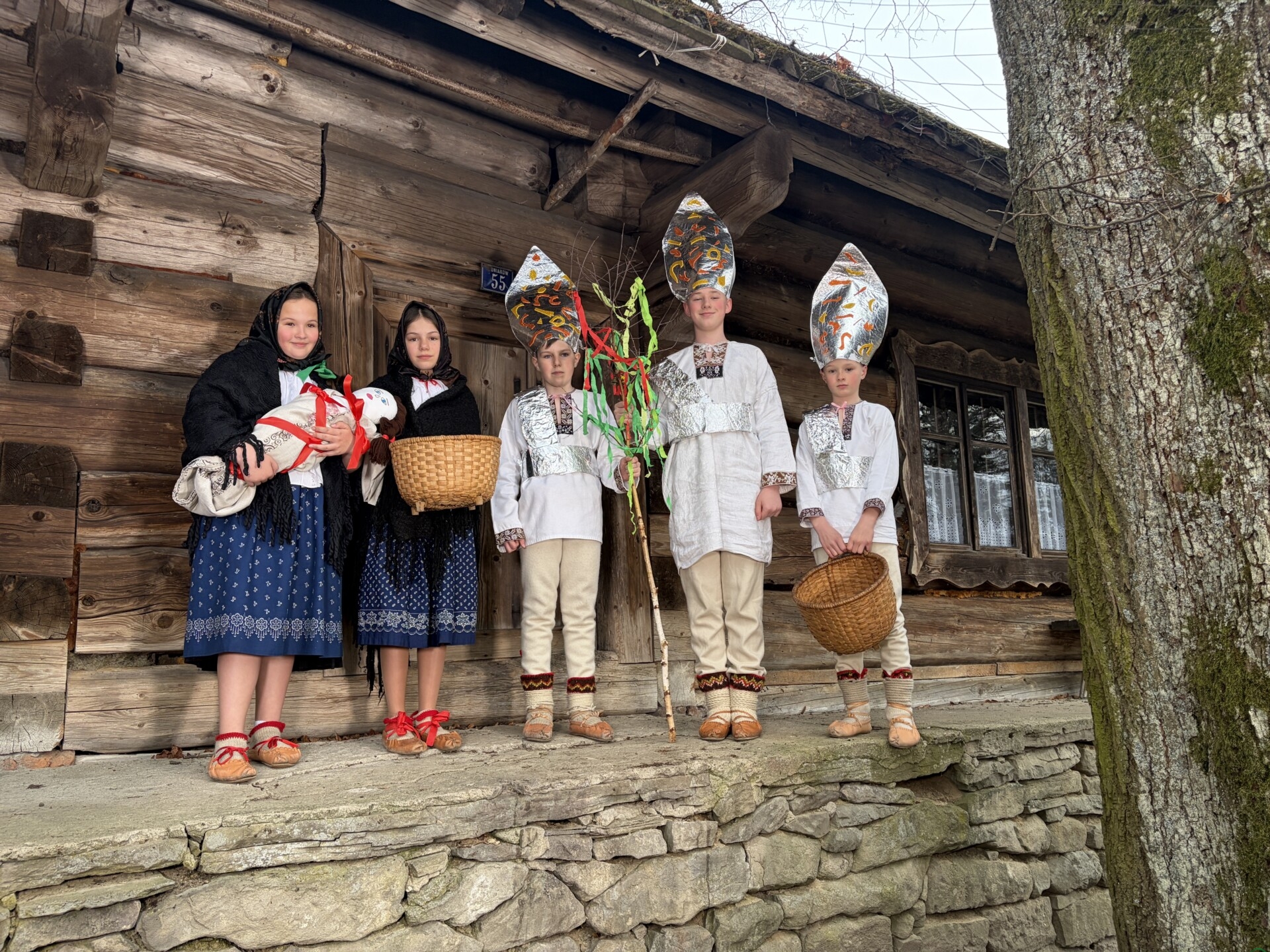 Tradycje wracają do Trójwsi Beskidzkiej. „Mały Koniaków” przypomina dawne zwyczaje | FOTO